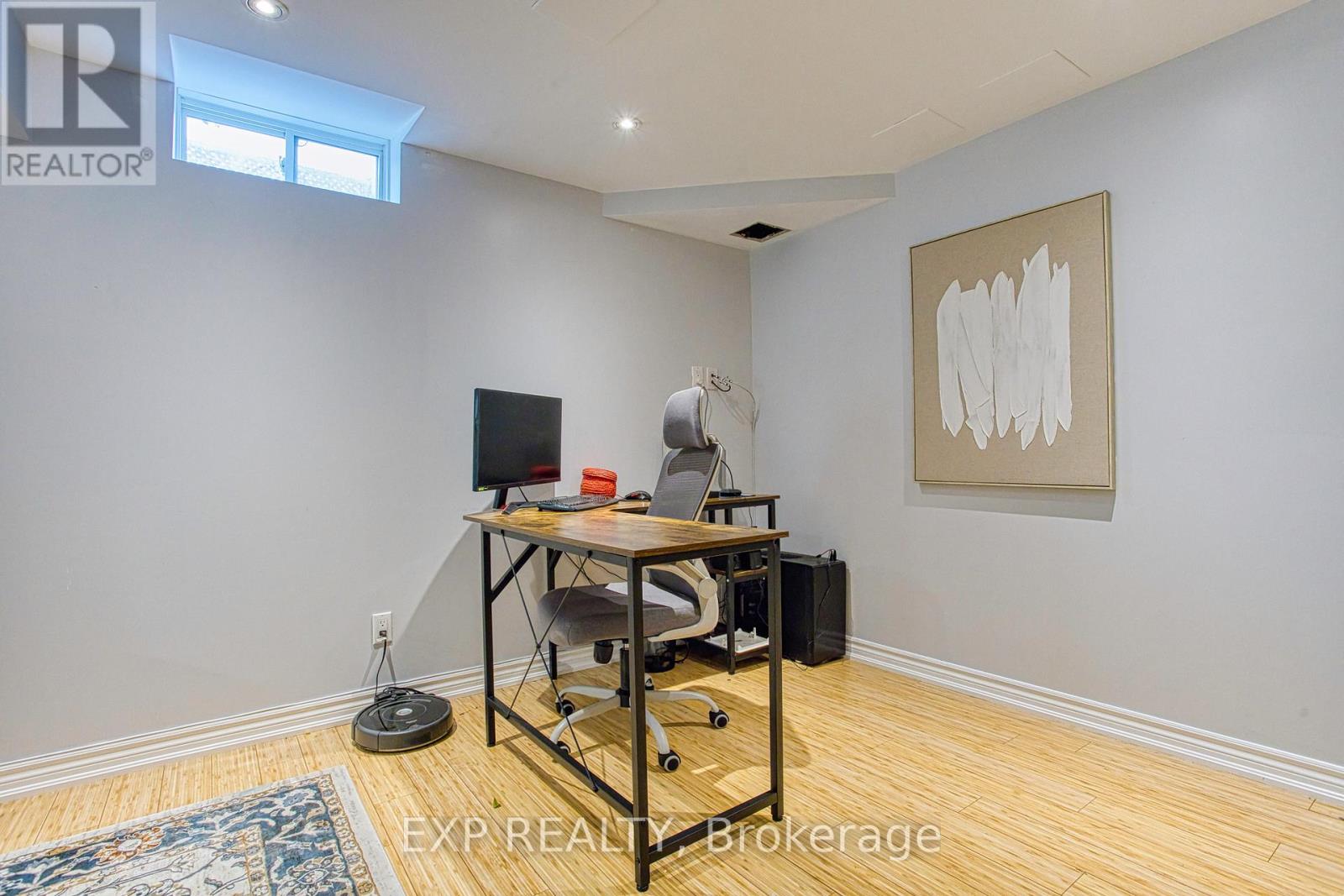 114 Marina Point Crescent, Hamilton, Ontario  L8E 0E4 - Photo 32 - X12891202