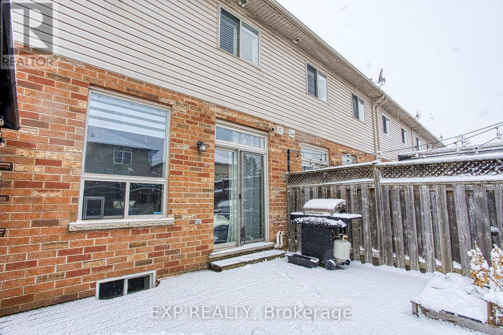 114 Marina Point Crescent, Hamilton, Ontario  L8E 0E4 - Photo 35 - X12891202