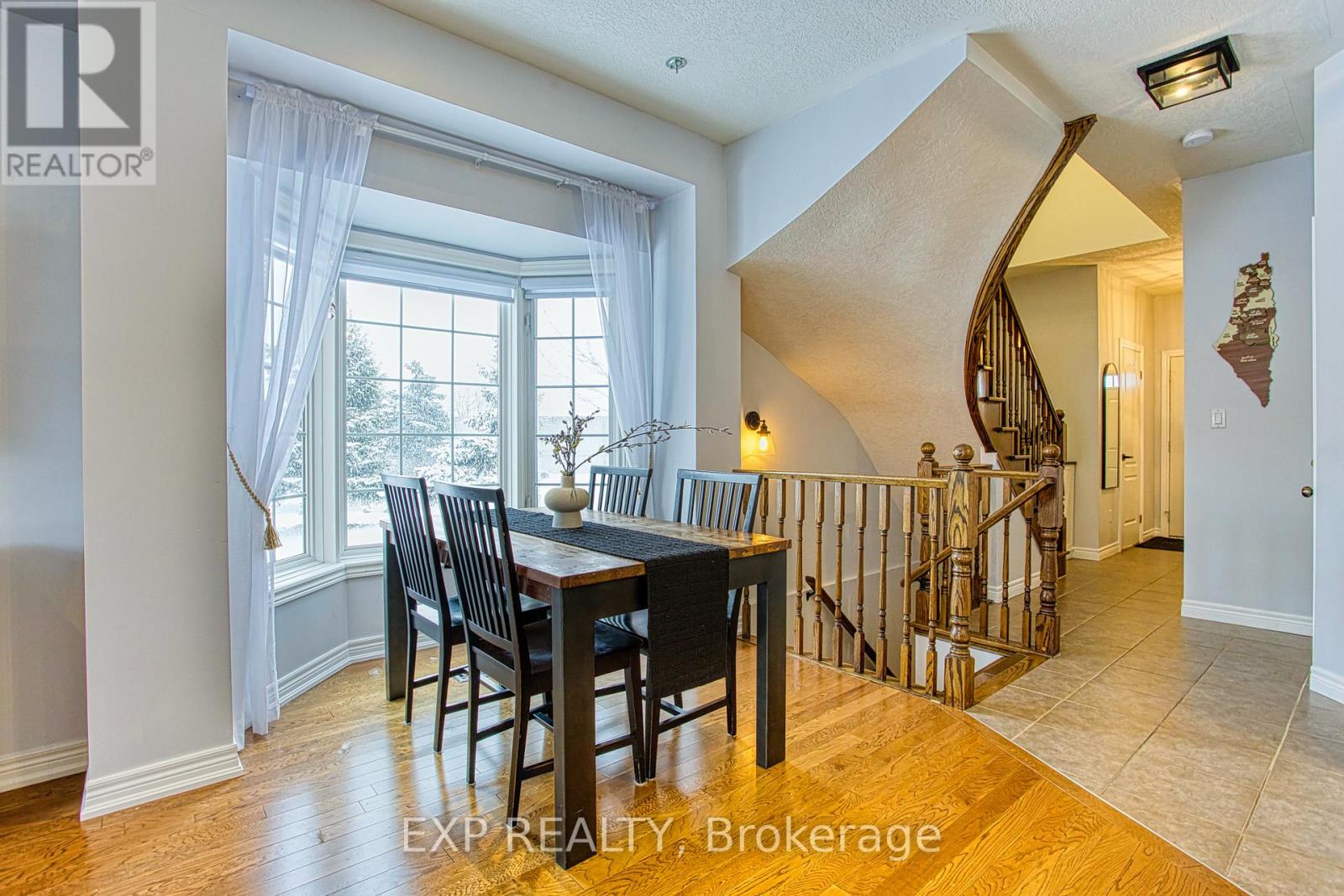 114 Marina Point Crescent, Hamilton, Ontario  L8E 0E4 - Photo 9 - X12891202