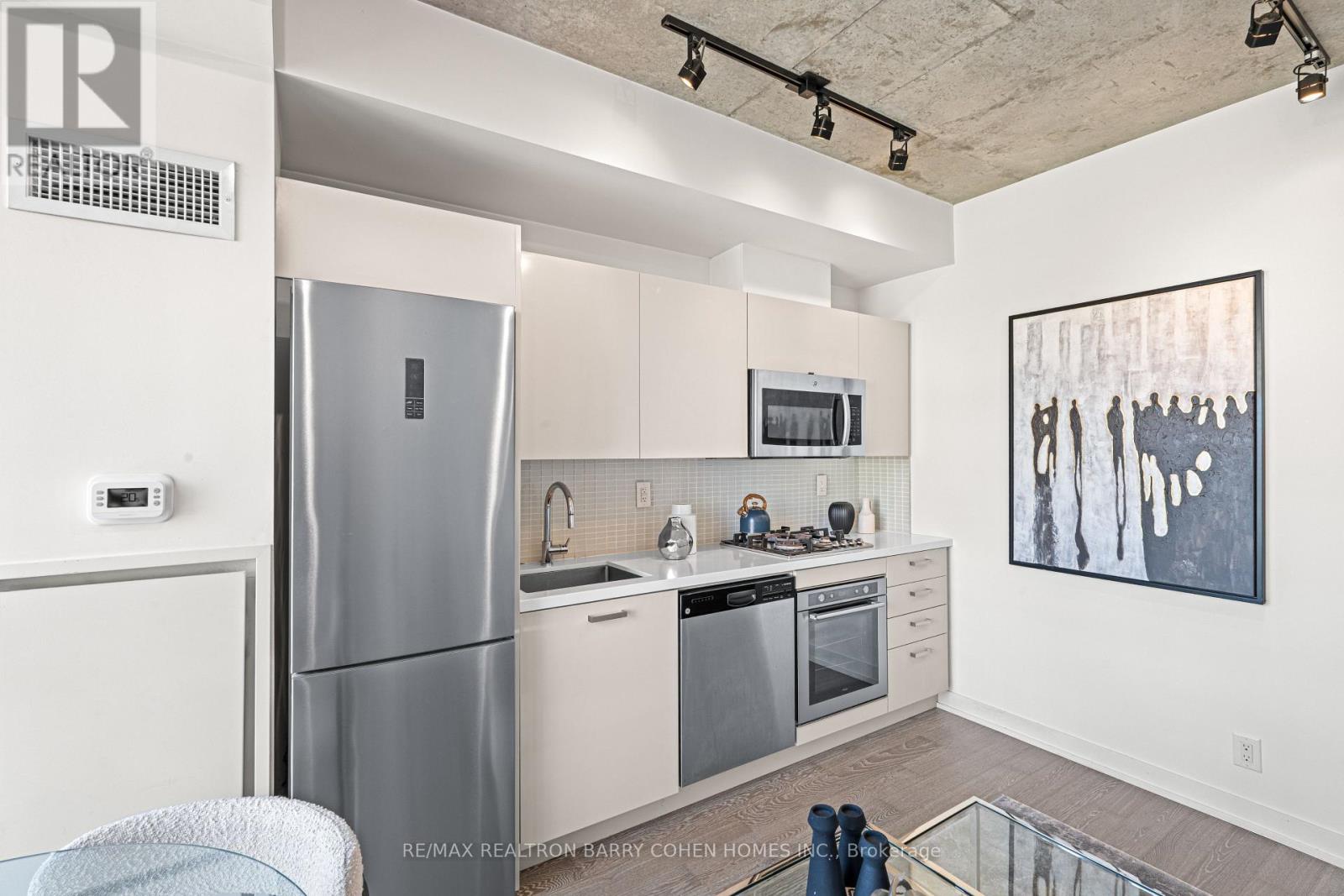 904 - 39 Brant Street, Toronto, Ontario  M5V 0M8 - Photo 2 - C12891188