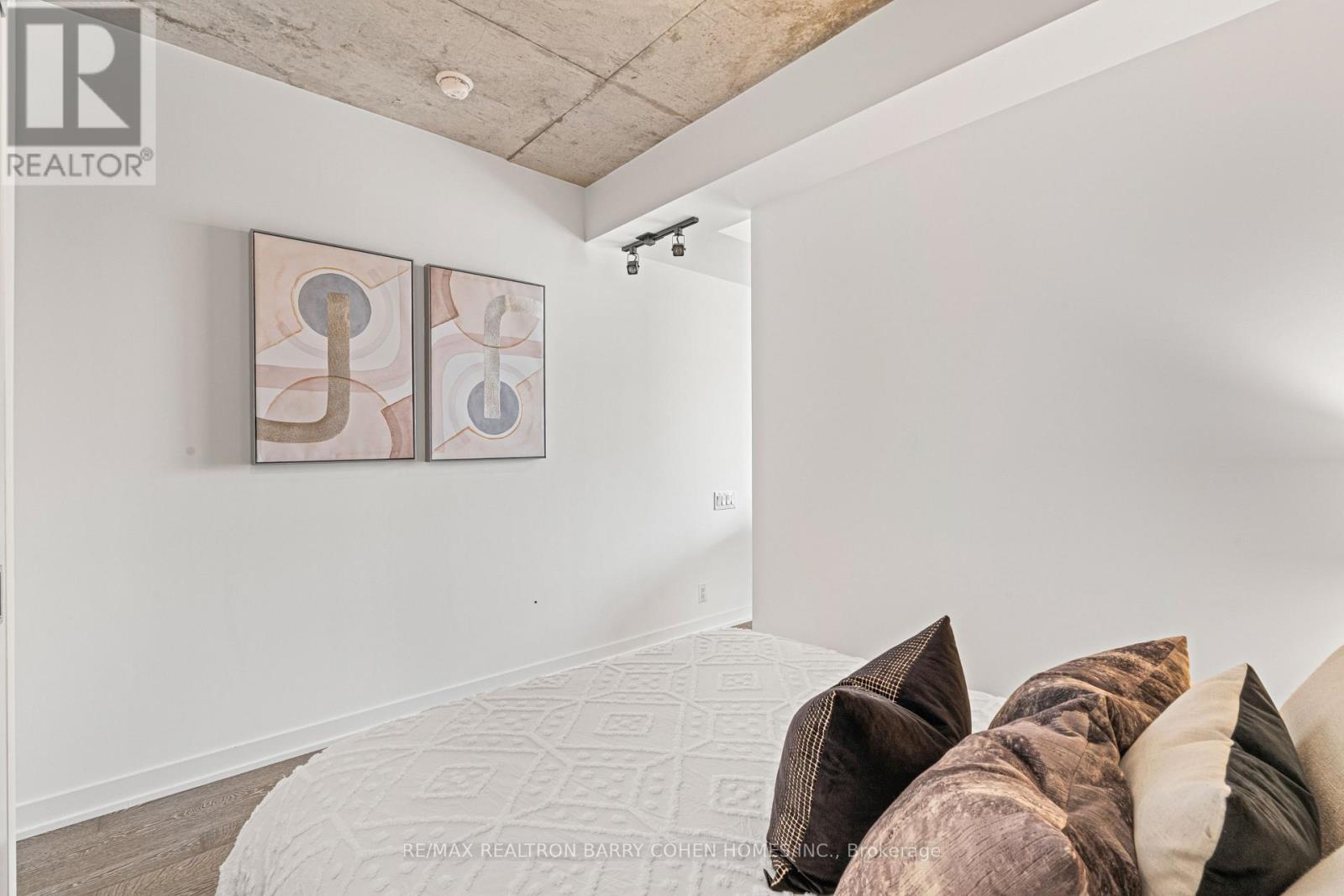 904 - 39 Brant Street, Toronto, Ontario  M5V 0M8 - Photo 8 - C12891188