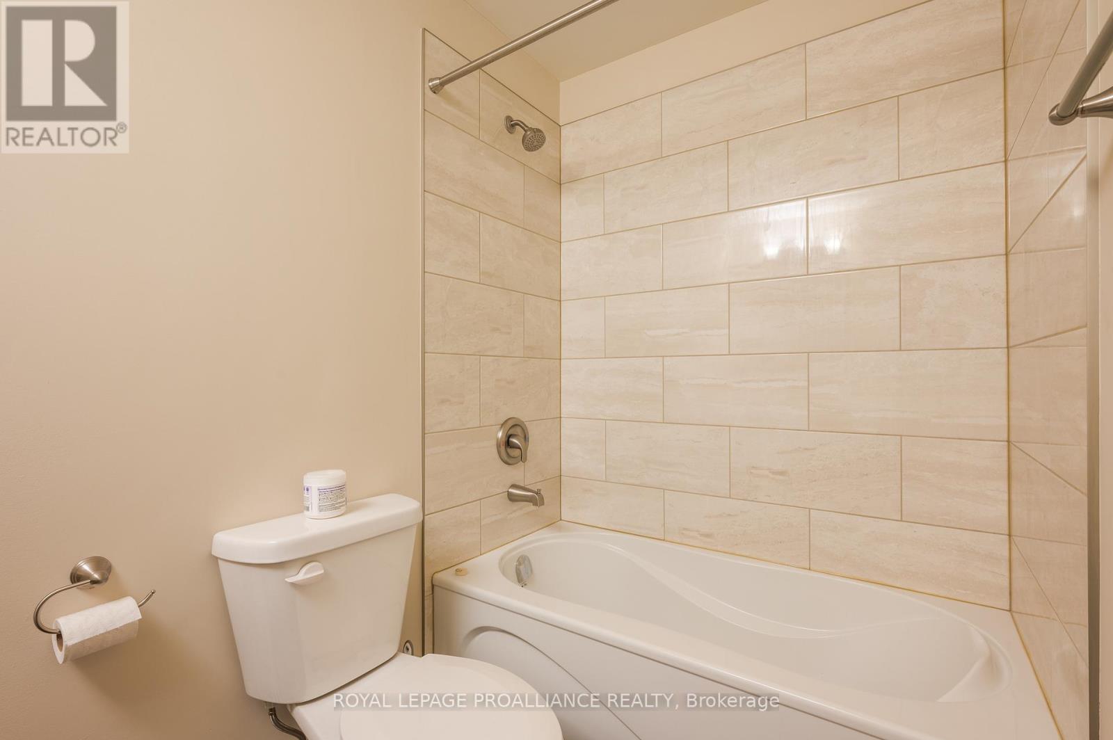 212 - 26 Spencer Street E, Cobourg, Ontario  K9A 1C2 - Photo 18 - X12891346