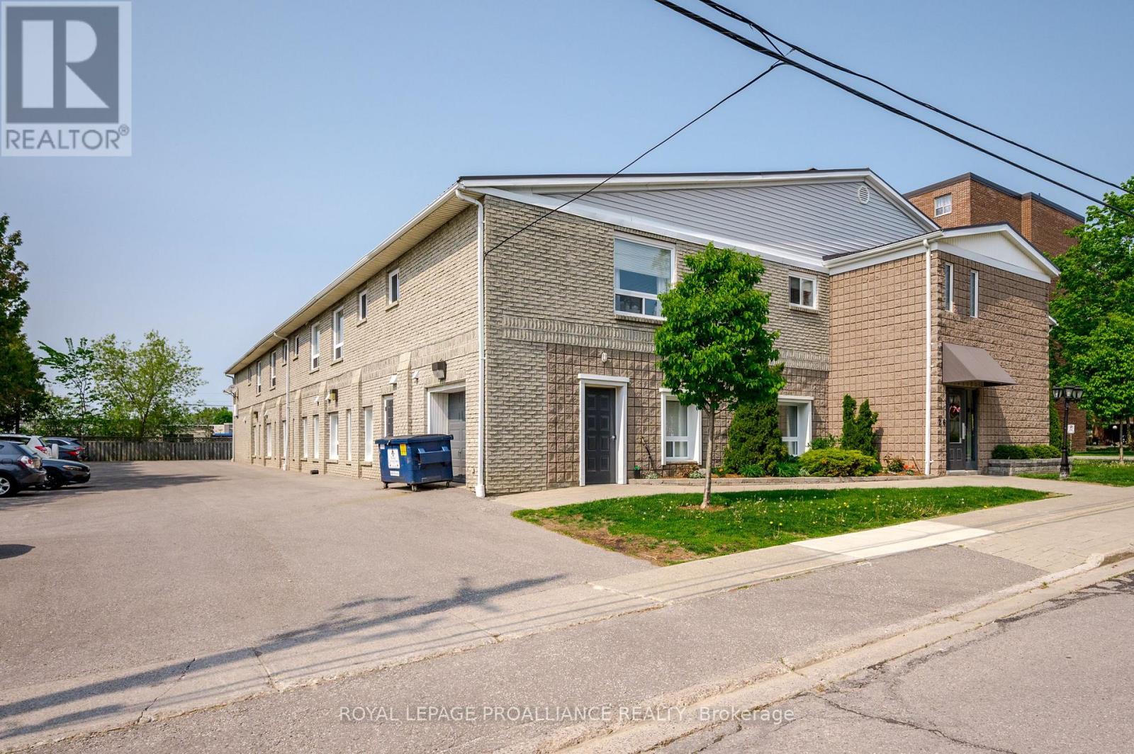 212 - 26 Spencer Street E, Cobourg, Ontario  K9A 1C2 - Photo 2 - X12891346