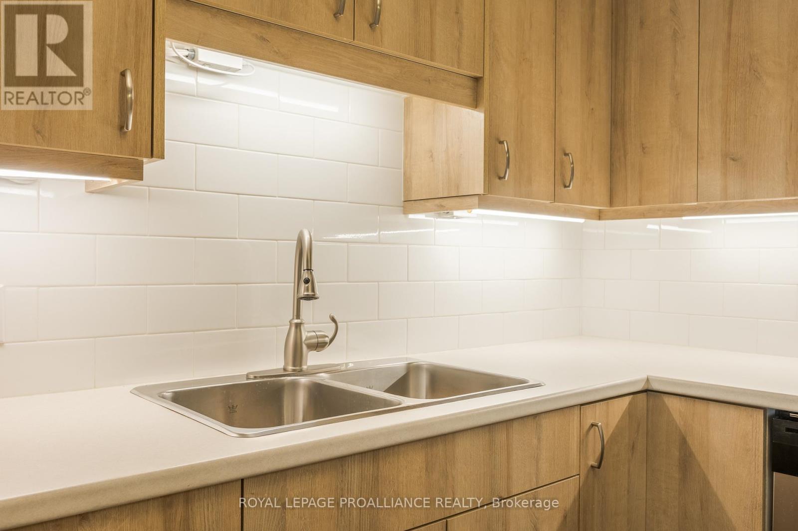 212 - 26 Spencer Street E, Cobourg, Ontario  K9A 1C2 - Photo 9 - X12891346