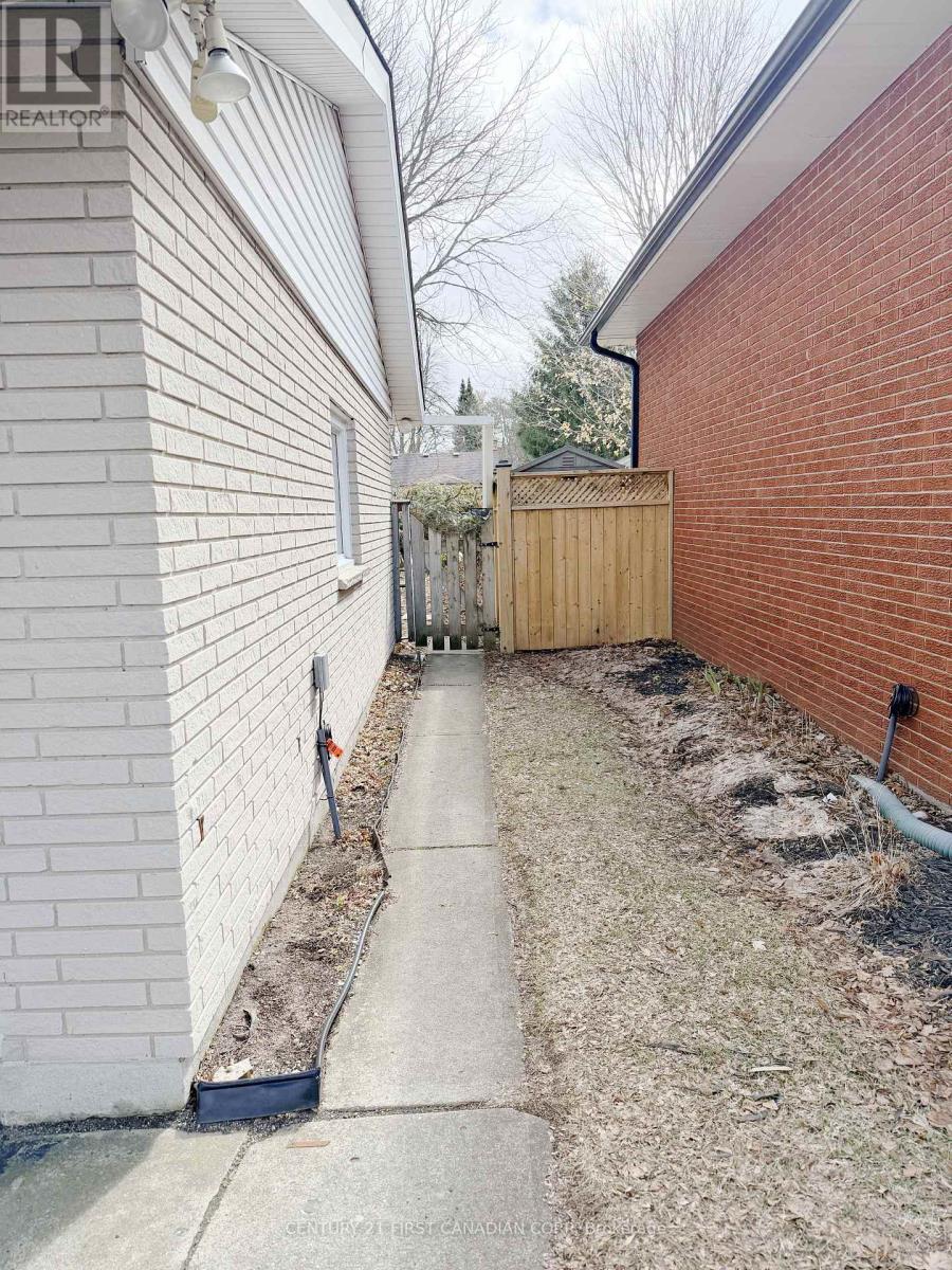 Lower Level - 711 Algoma Avenue, London North, Ontario  N5X 1W4 - Photo 2 - X12891276