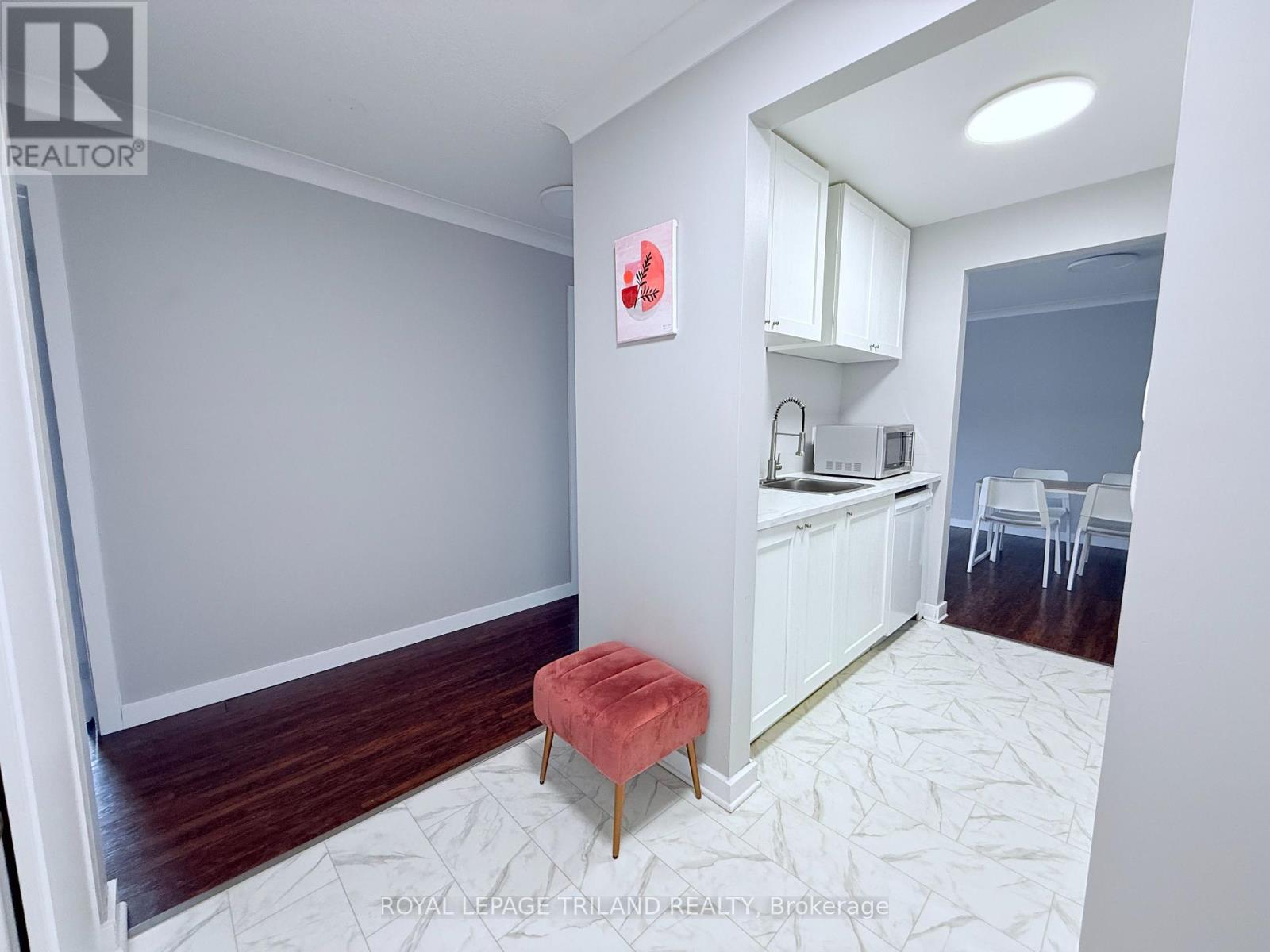 208 - 737 Deveron Crescent, London South, Ontario  N5Z 4X9 - Photo 2 - X12891336