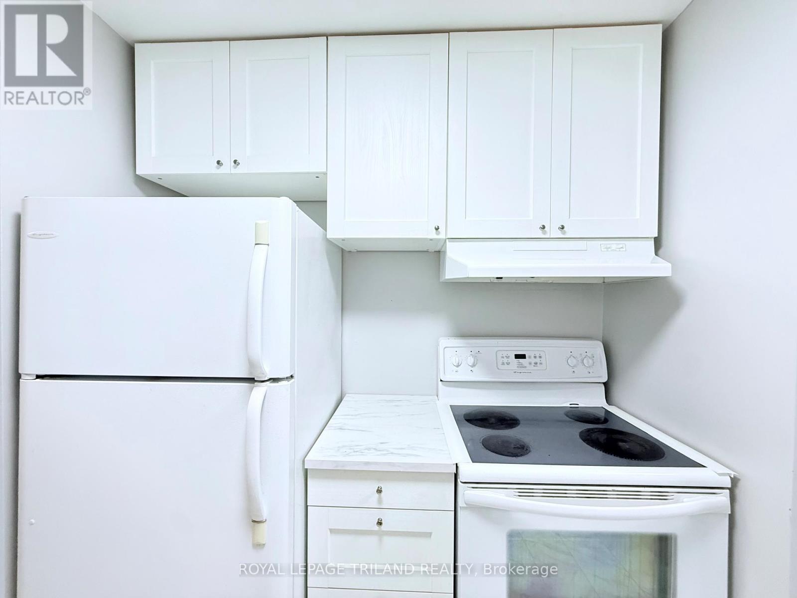 208 - 737 Deveron Crescent, London South, Ontario  N5Z 4X9 - Photo 4 - X12891336