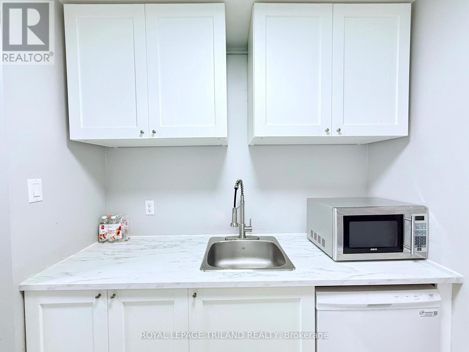 208 - 737 Deveron Crescent, London South, Ontario  N5Z 4X9 - Photo 5 - X12891336