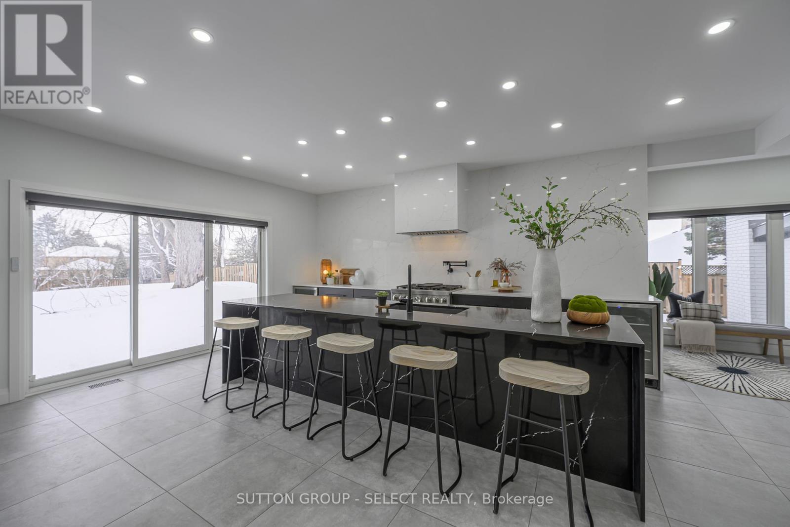 288 Windermere Court W, London North, Ontario  N6G 4J5 - Photo 12 - X12891376