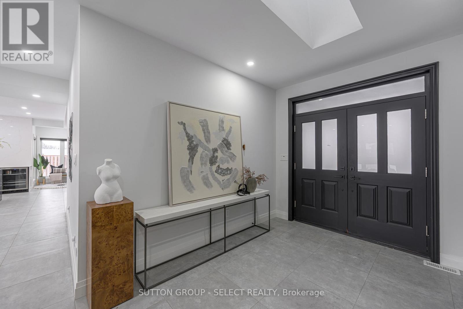 288 Windermere Court W, London North, Ontario  N6G 4J5 - Photo 4 - X12891376