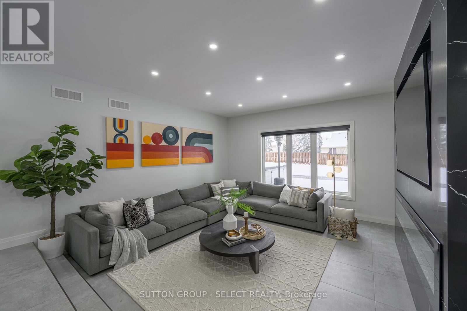 288 Windermere Court W, London North, Ontario  N6G 4J5 - Photo 5 - X12891376