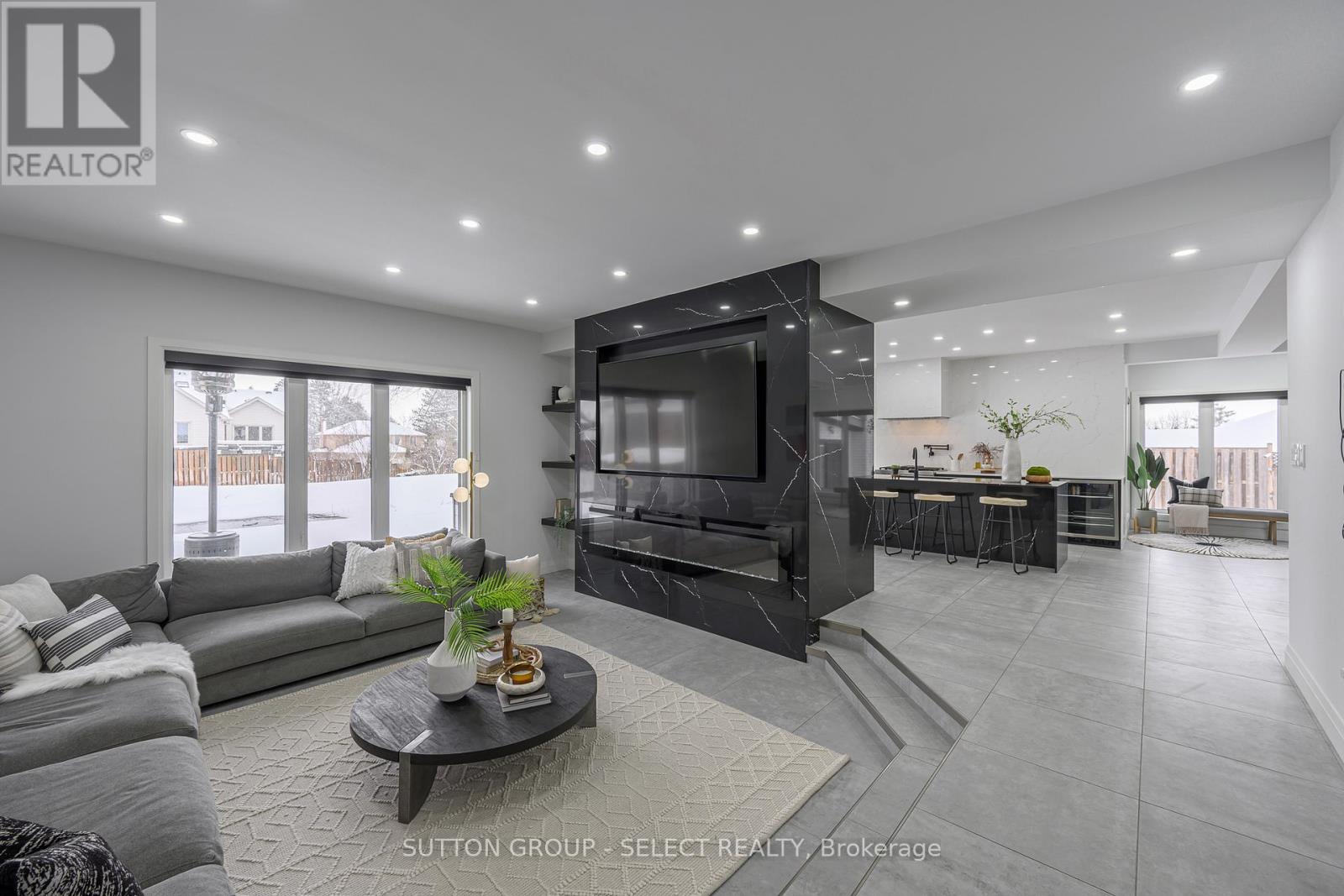 288 Windermere Court W, London North, Ontario  N6G 4J5 - Photo 6 - X12891376