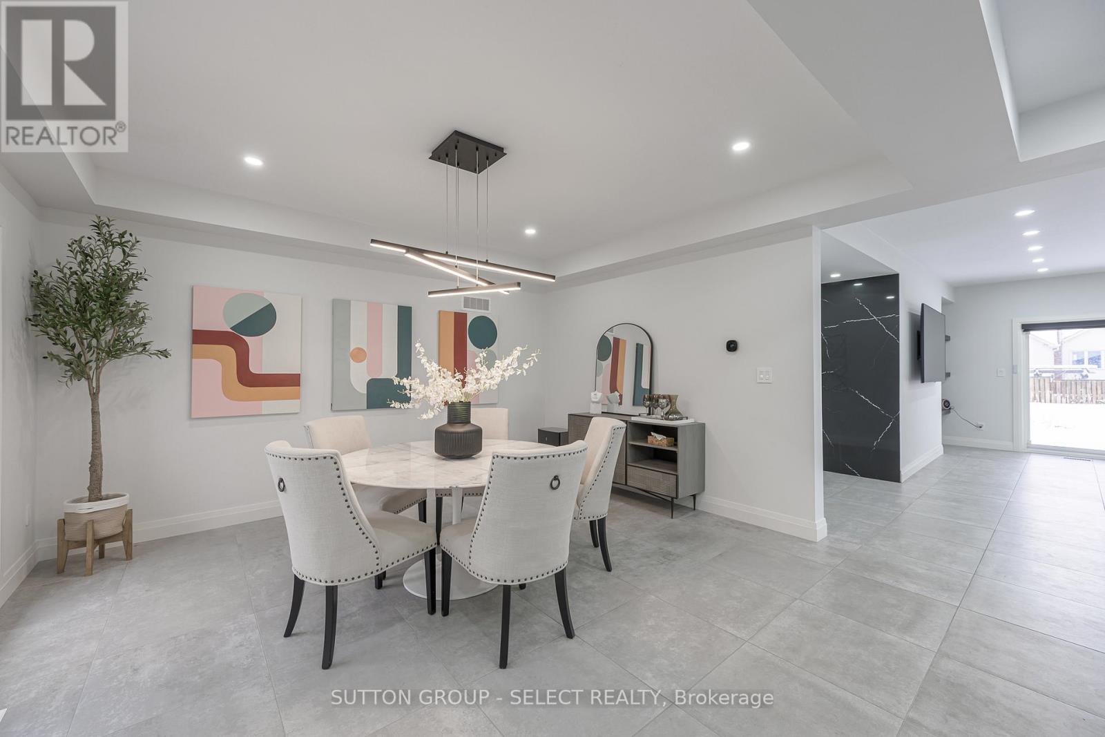 288 Windermere Court W, London North, Ontario  N6G 4J5 - Photo 8 - X12891376