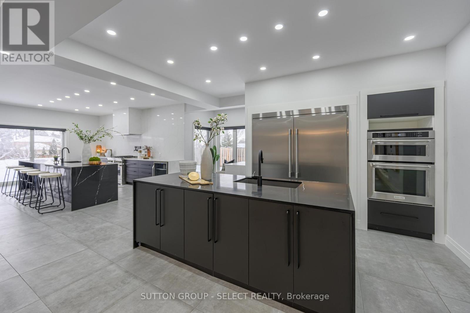 288 Windermere Court W, London North, Ontario  N6G 4J5 - Photo 9 - X12891376