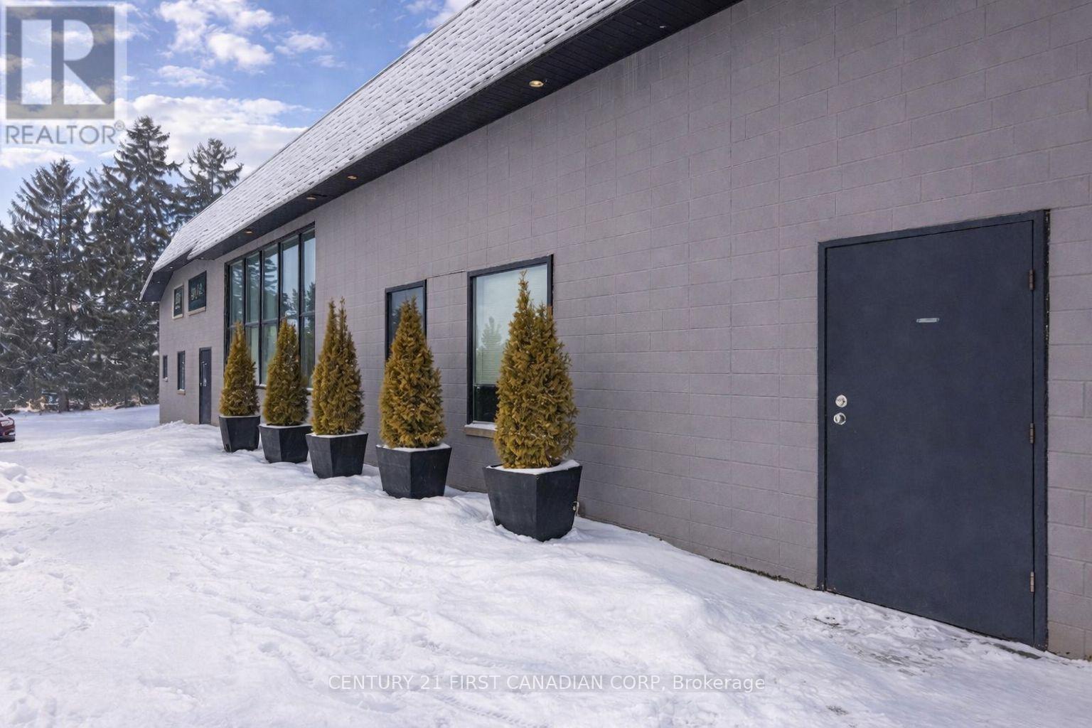 B - 7024 Kilbourne Road, London South, Ontario  N6P 1K6 - Photo 2 - X12891502