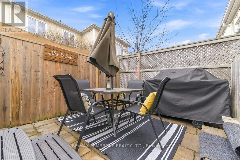 843 Newmarket Lane, Kingston, Ontario  K7K 0C8 - Photo 4 - X12891526