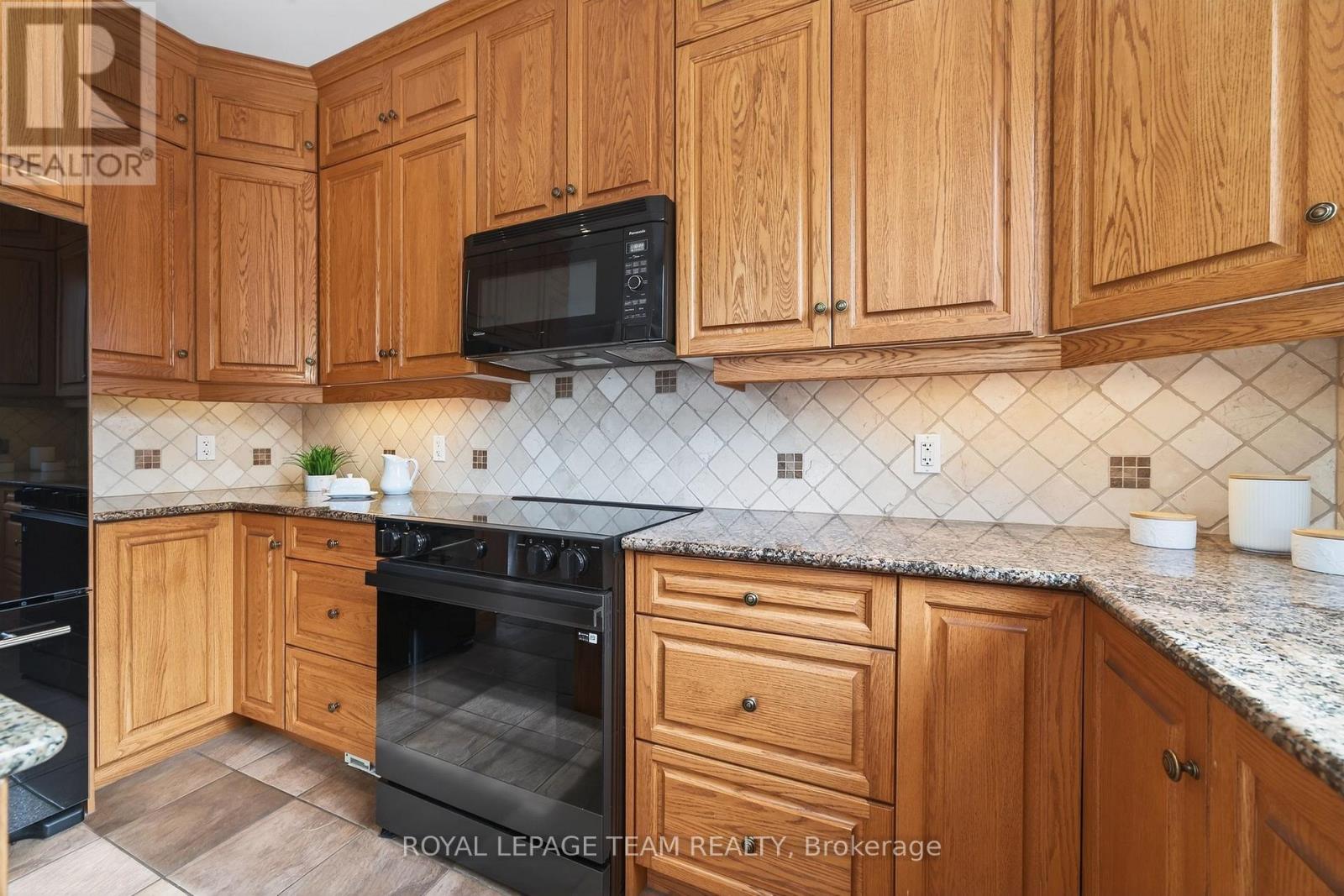 401 Oban Private, Ottawa, Ontario  K2J 0G9 - Photo 14 - X12891400