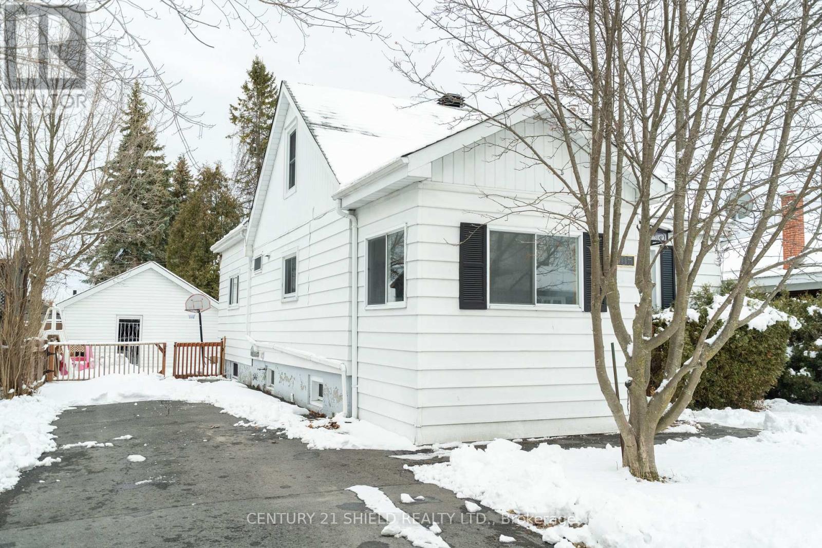 1005 THIRD STREET E, Cornwall, Ontario