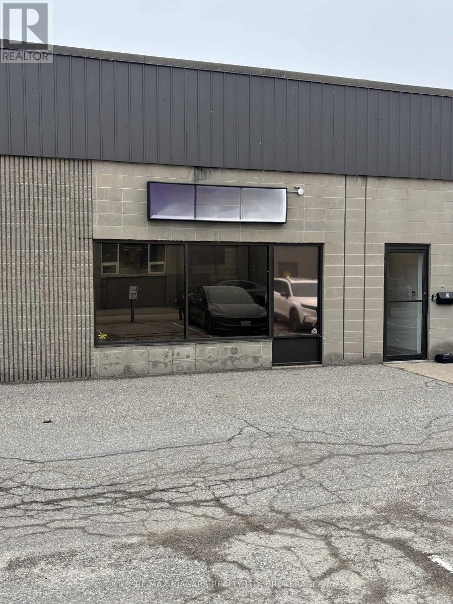 8 Hiscott Street, St. Catharines, Ontario  L2R 1C6 - Photo 1 - X12891452