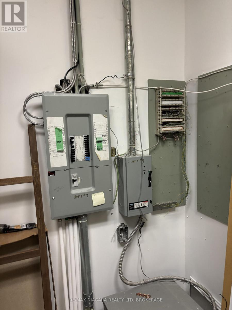 8 Hiscott Street, St. Catharines, Ontario  L2R 1C6 - Photo 13 - X12891452