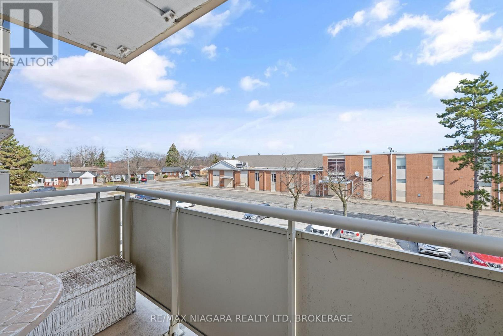 308 - 198 Scott Street, St. Catharines, Ontario  L2N 5T3 - Photo 12 - X12891494