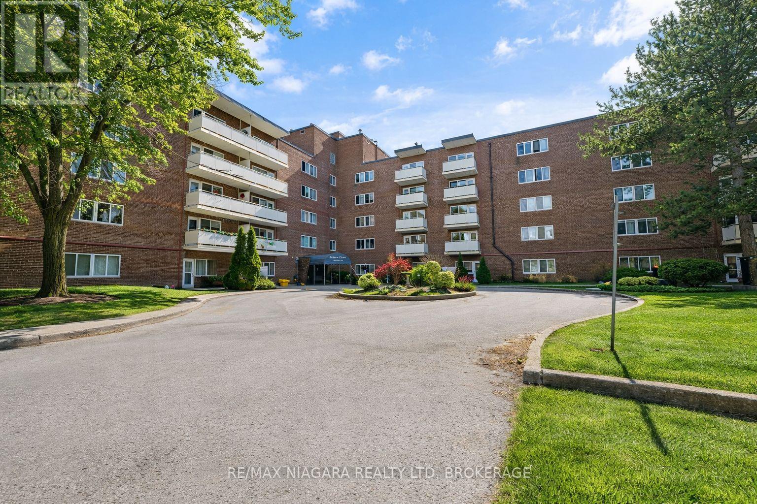 308 - 198 Scott Street, St. Catharines, Ontario  L2N 5T3 - Photo 2 - X12891494