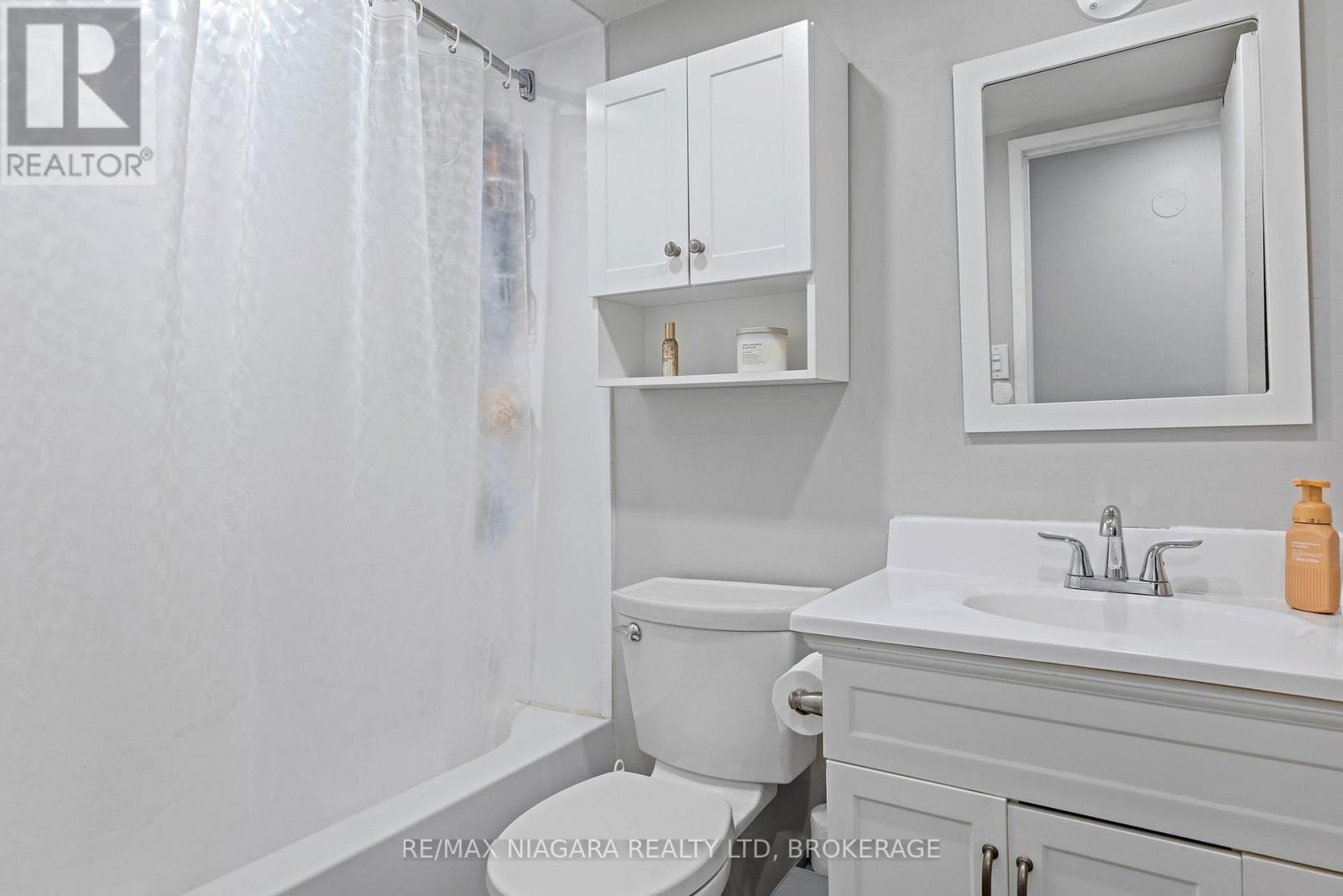 308 - 198 Scott Street, St. Catharines, Ontario  L2N 5T3 - Photo 9 - X12891494