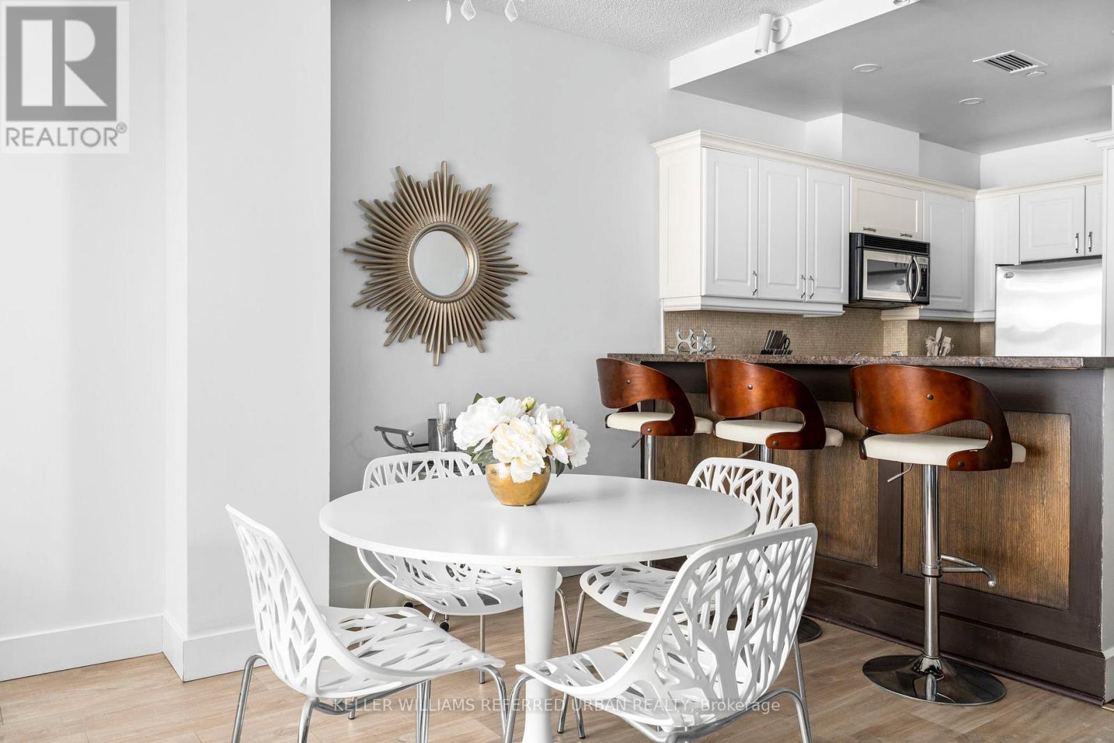 706 - 393 King Street W, Toronto, Ontario  M5V 3G8 - Photo 11 - C12870974