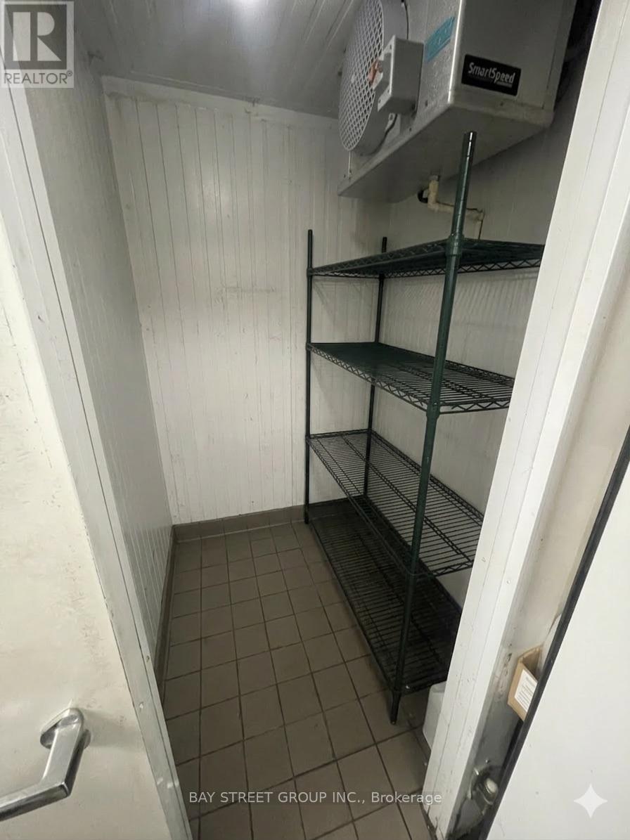 650 Yonge Street, Toronto, Ontario  M4Y 2A6 - Photo 9 - C12890170