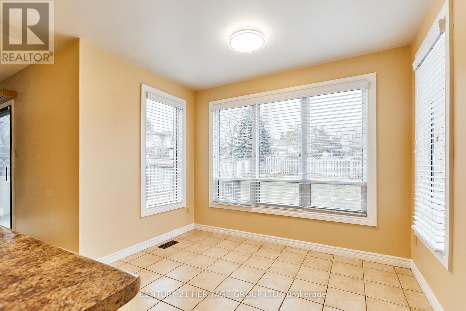 804 Mahina Street, Oshawa, Ontario  L1J 7S2 - Photo 10 - E12879522