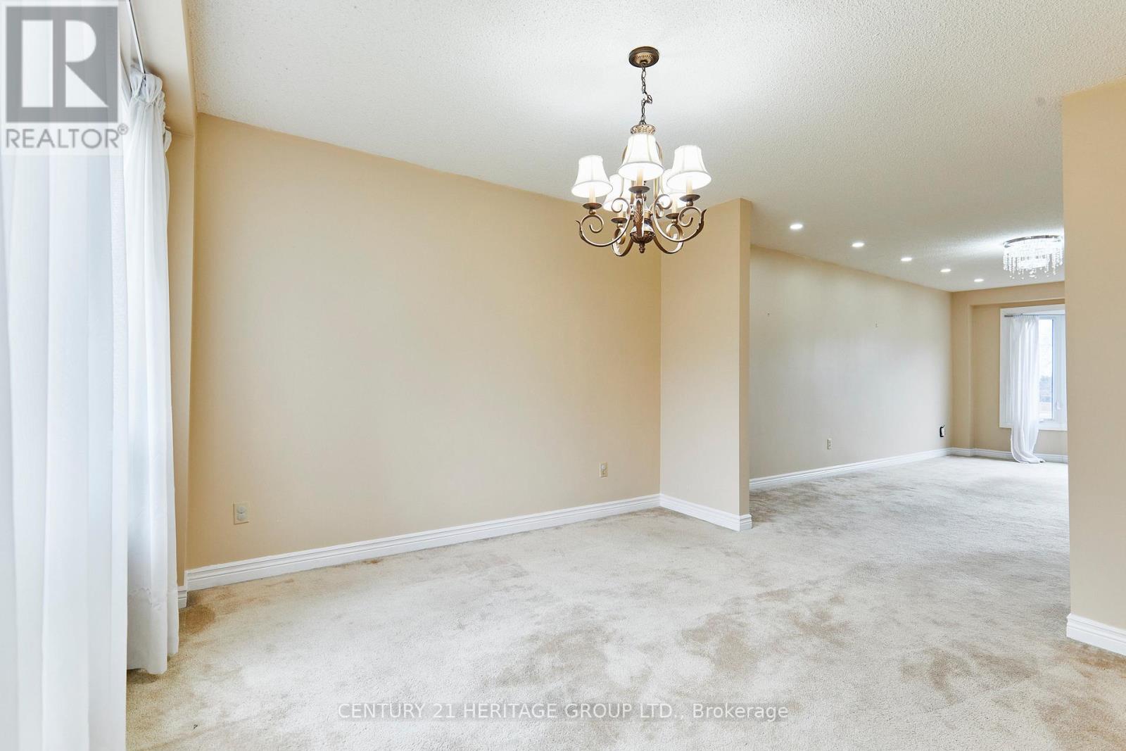 804 Mahina Street, Oshawa, Ontario  L1J 7S2 - Photo 6 - E12879522