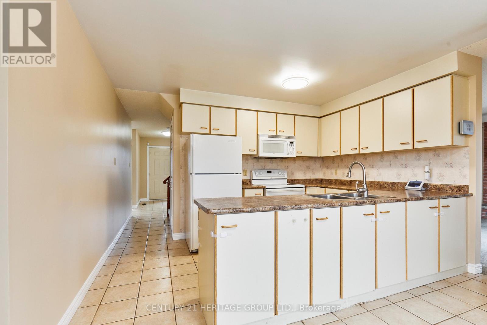 804 Mahina Street, Oshawa, Ontario  L1J 7S2 - Photo 8 - E12879522