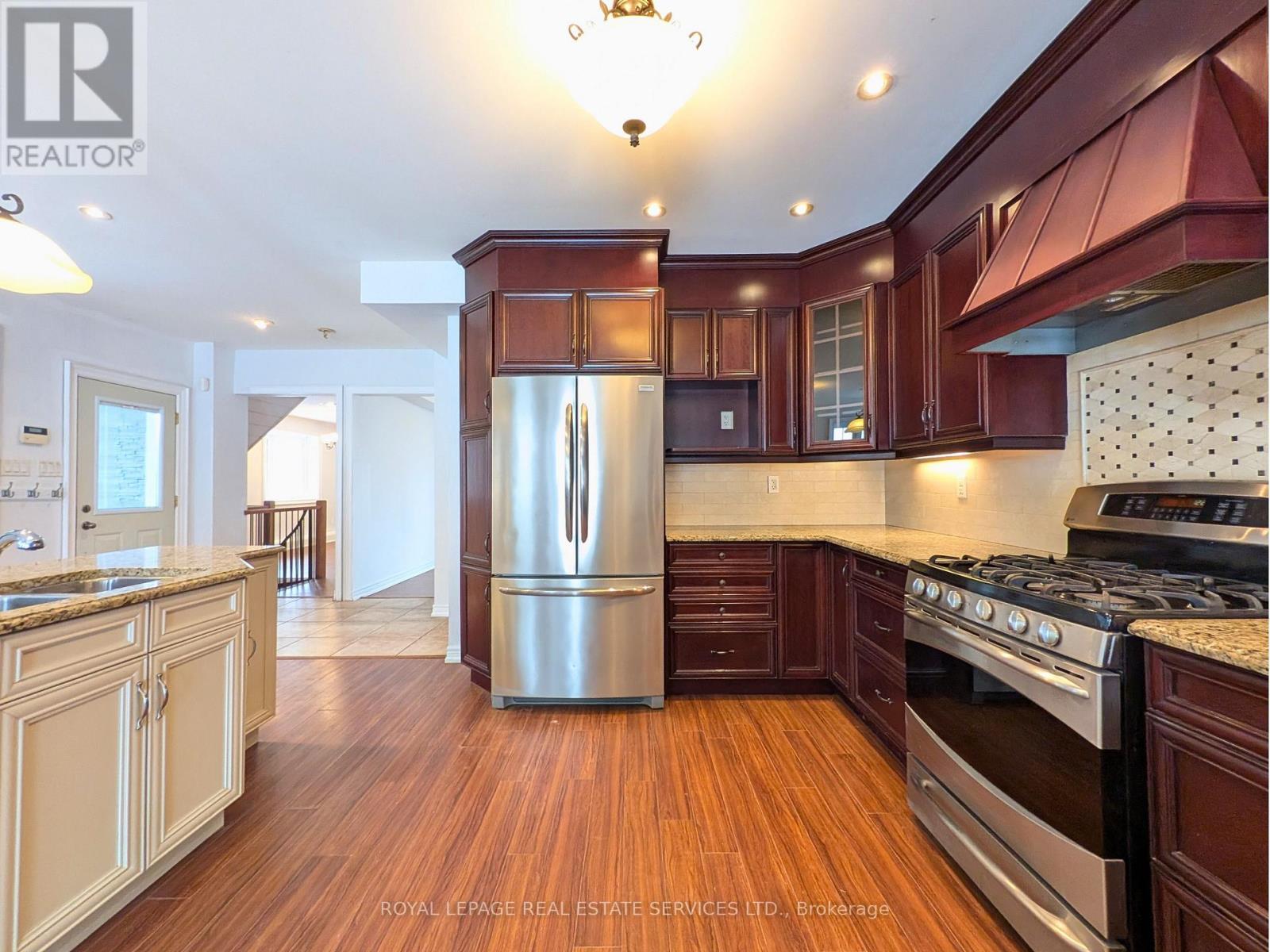 20 Holgate Street, Barrie, Ontario  L4N 2T5 - Photo 16 - S12885336