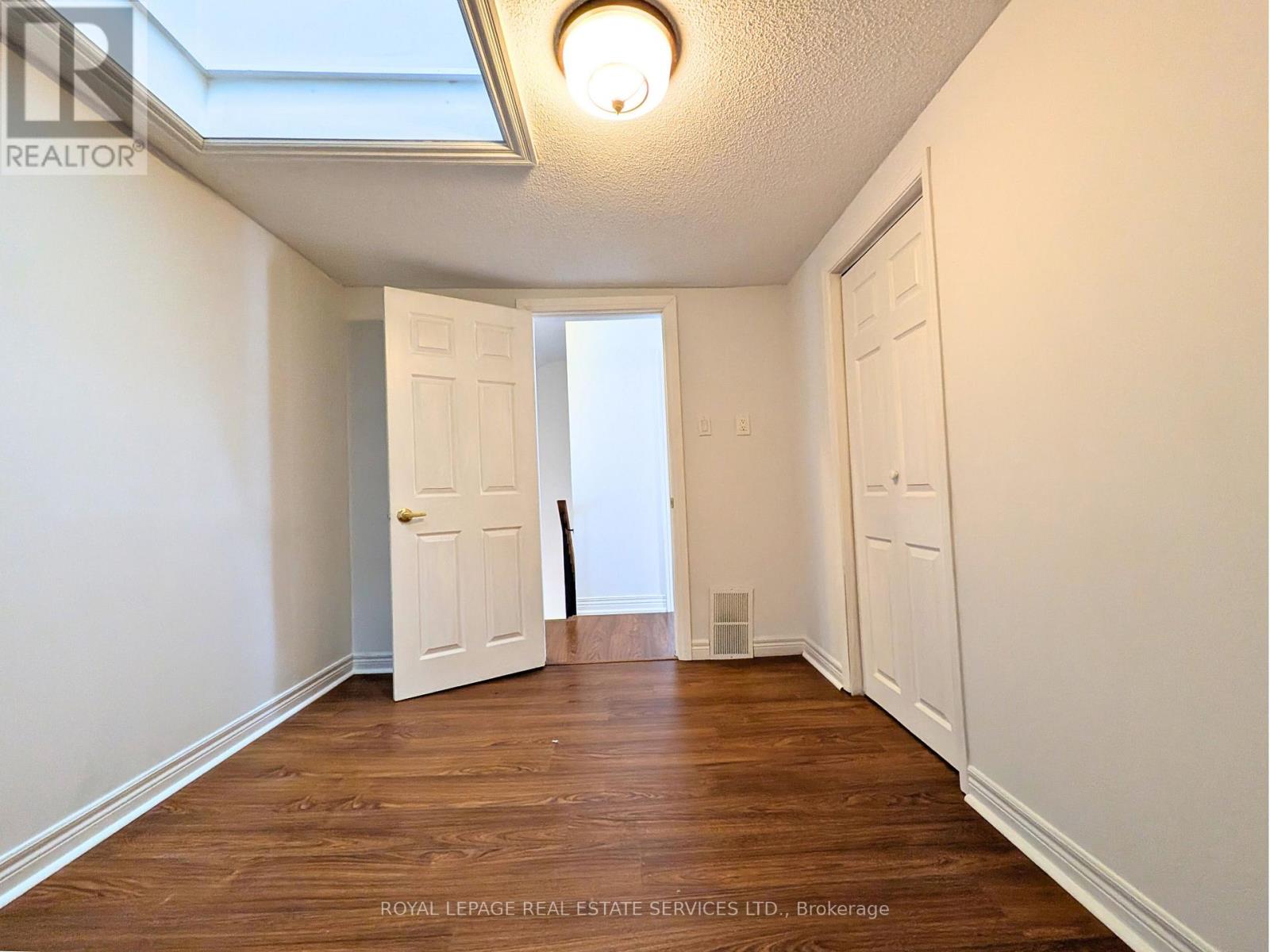 20 Holgate Street, Barrie, Ontario  L4N 2T5 - Photo 21 - S12885336