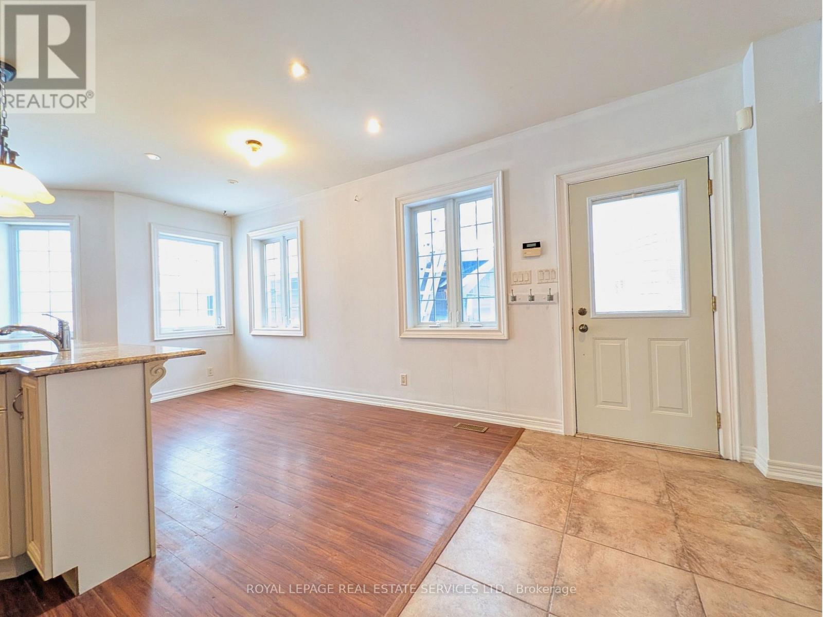 20 Holgate Street, Barrie, Ontario  L4N 2T5 - Photo 24 - S12885336