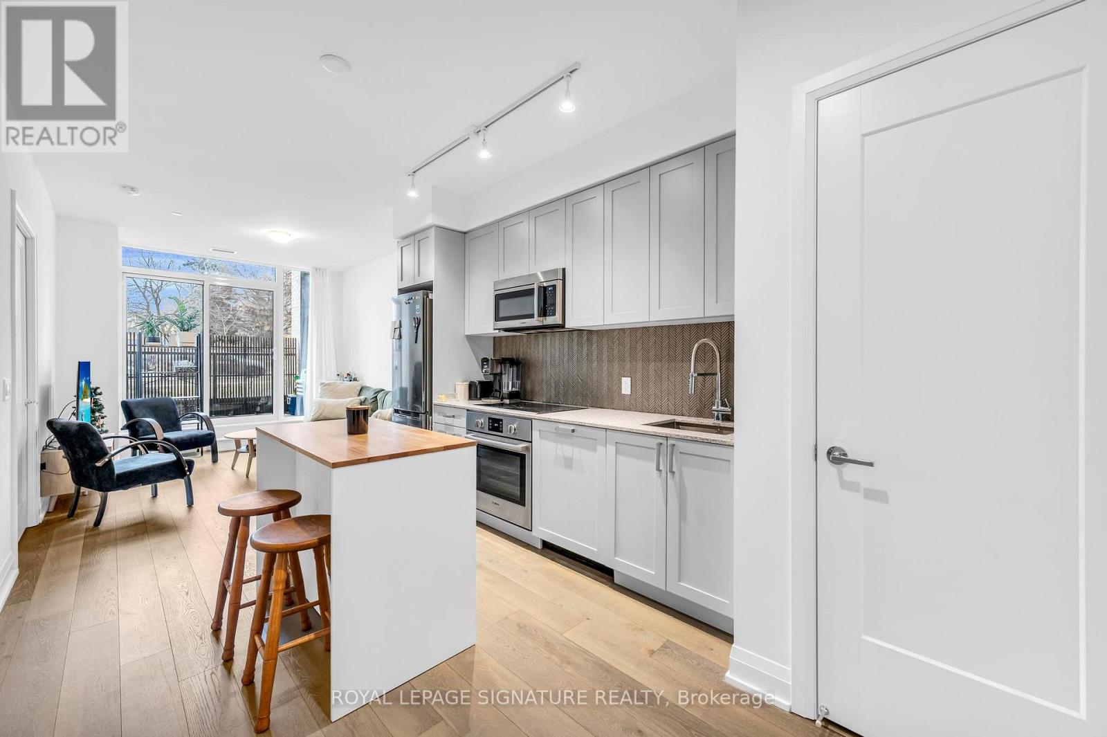 111 - 293 THE KINGSWAY, toronto (edenbridge-humber valley), Ontario