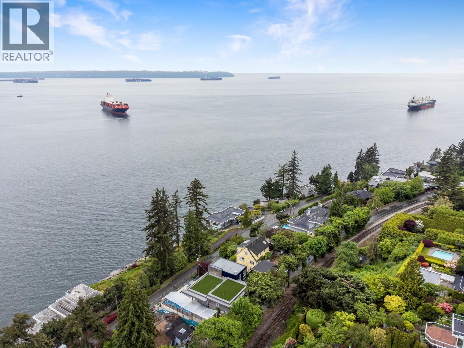 3615 SUNSET LANE, West Vancouver, British Columbia