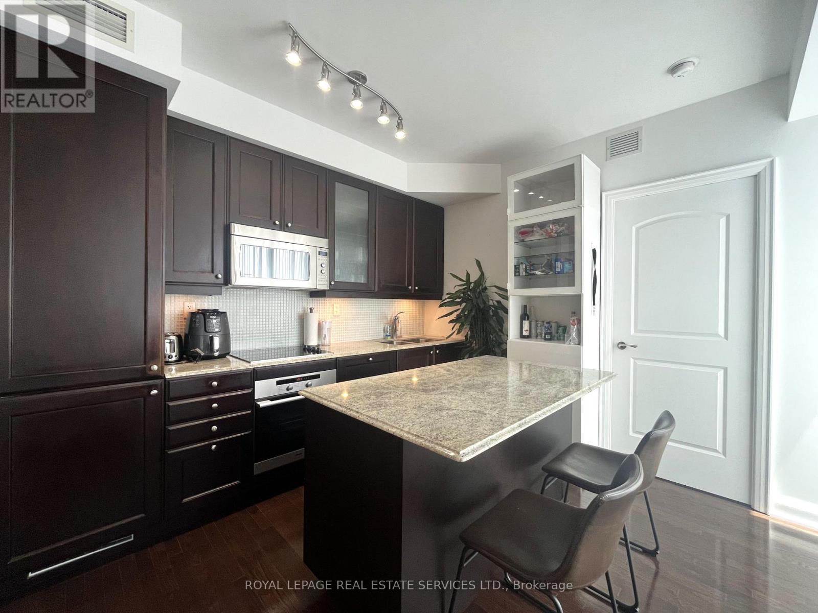 715 - 1 BEDFORD ROAD, Toronto, Ontario