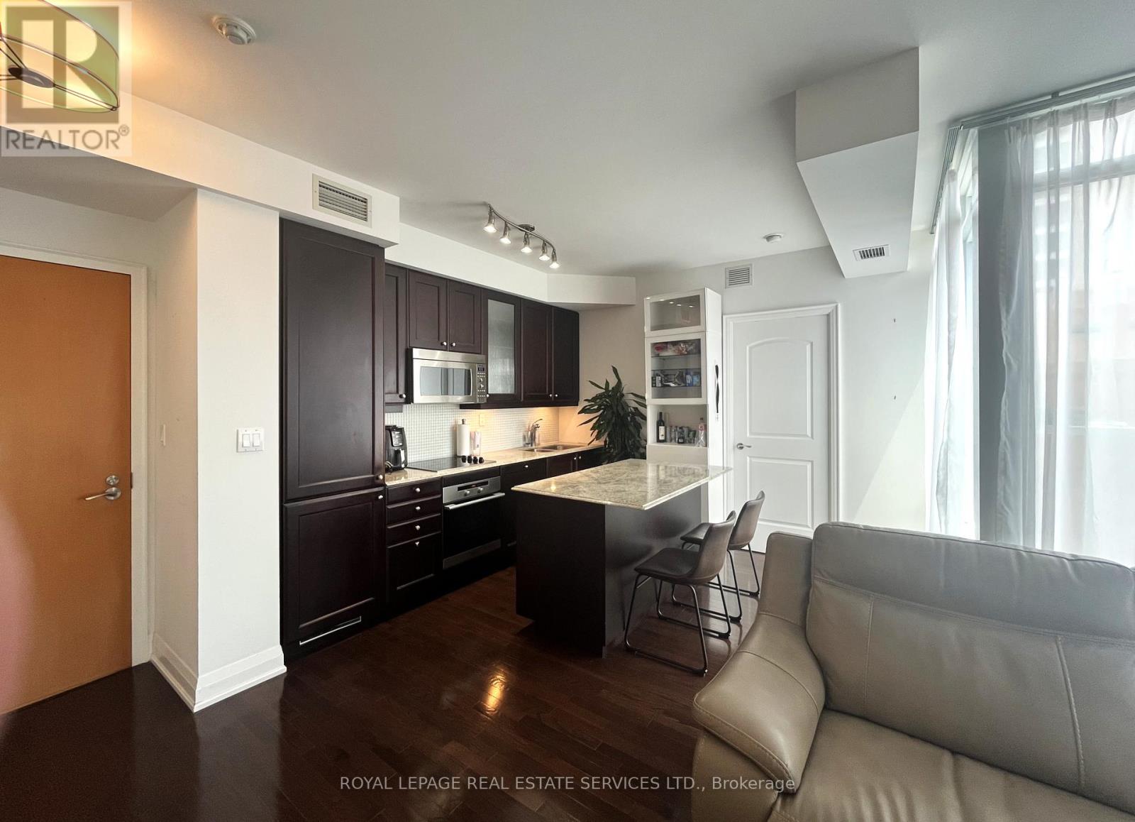 715 - 1 Bedford Road, Toronto, Ontario  M5R 2B5 - Photo 2 - C12891402