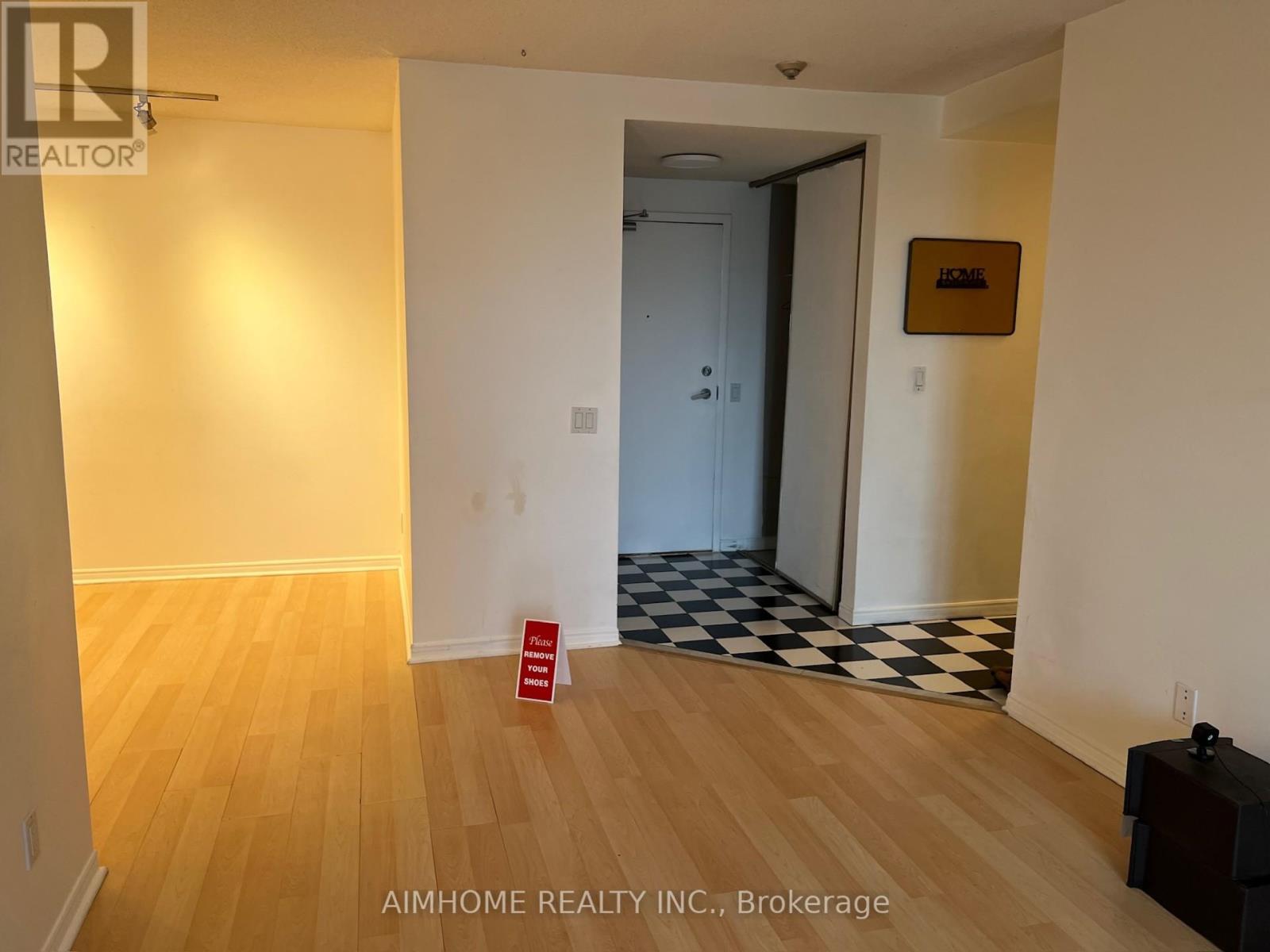 310 - 7 Bishop Avenue, Toronto, Ontario  M2M 4J4 - Photo 6 - C12891404