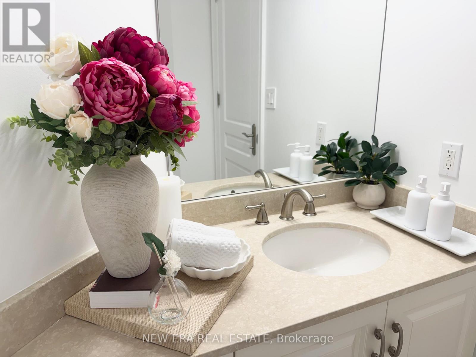 602 - 10 Bellair Street, Toronto, Ontario  M5R 3T8 - Photo 10 - C12891406