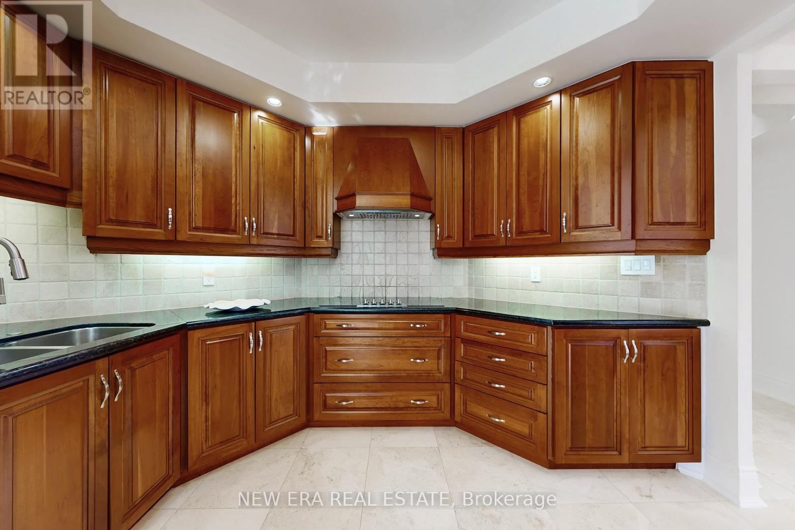 602 - 10 Bellair Street, Toronto, Ontario  M5R 3T8 - Photo 15 - C12891406