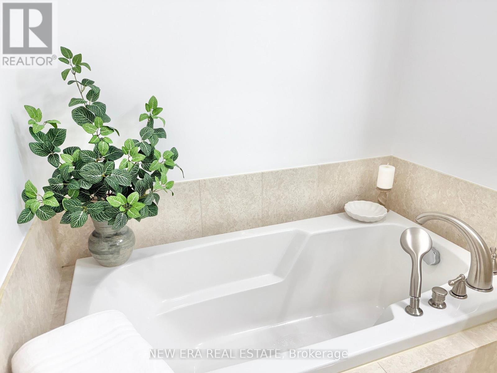 602 - 10 Bellair Street, Toronto, Ontario  M5R 3T8 - Photo 32 - C12891406