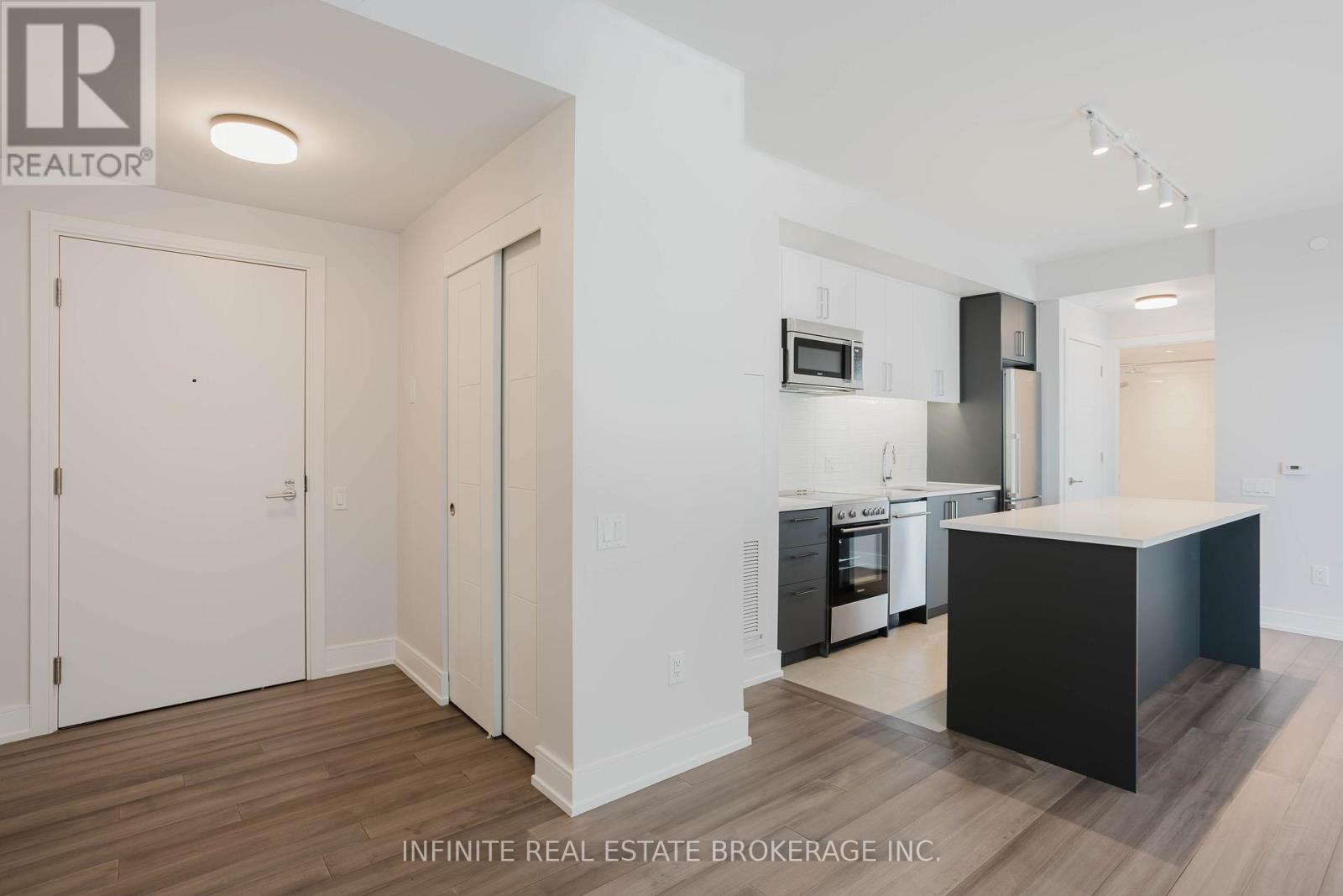 803 - 2525 Bathurst Street, Toronto, Ontario  M6B 2Y9 - Photo 4 - C12891492