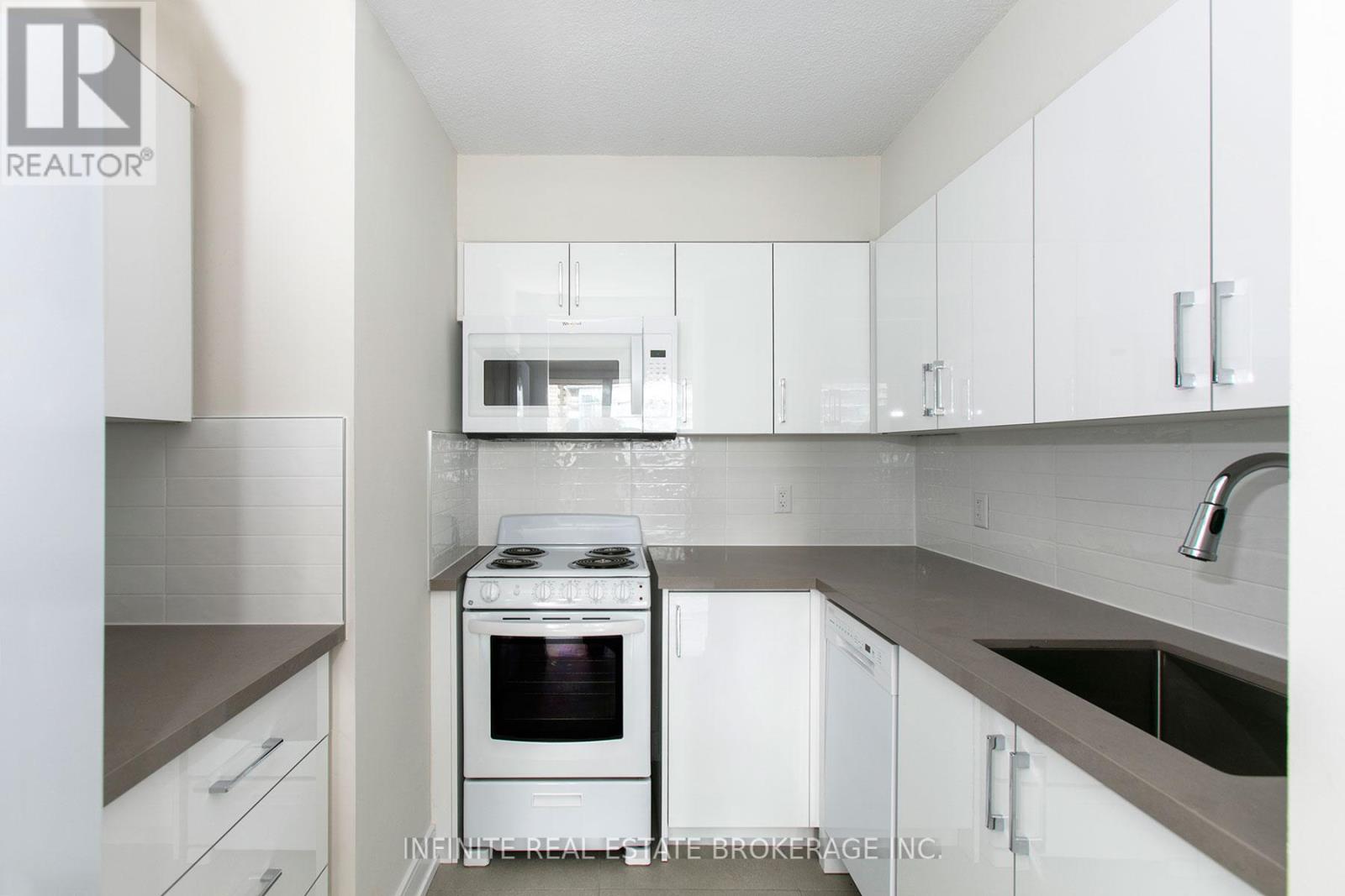 1712 - 33 ISABELLA STREET, Toronto, Ontario