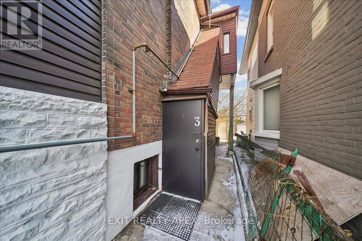 Third Floor - 343 Greenwood Avenue, Toronto, Ontario  M4L 2R6 - Photo 5 - E12889750