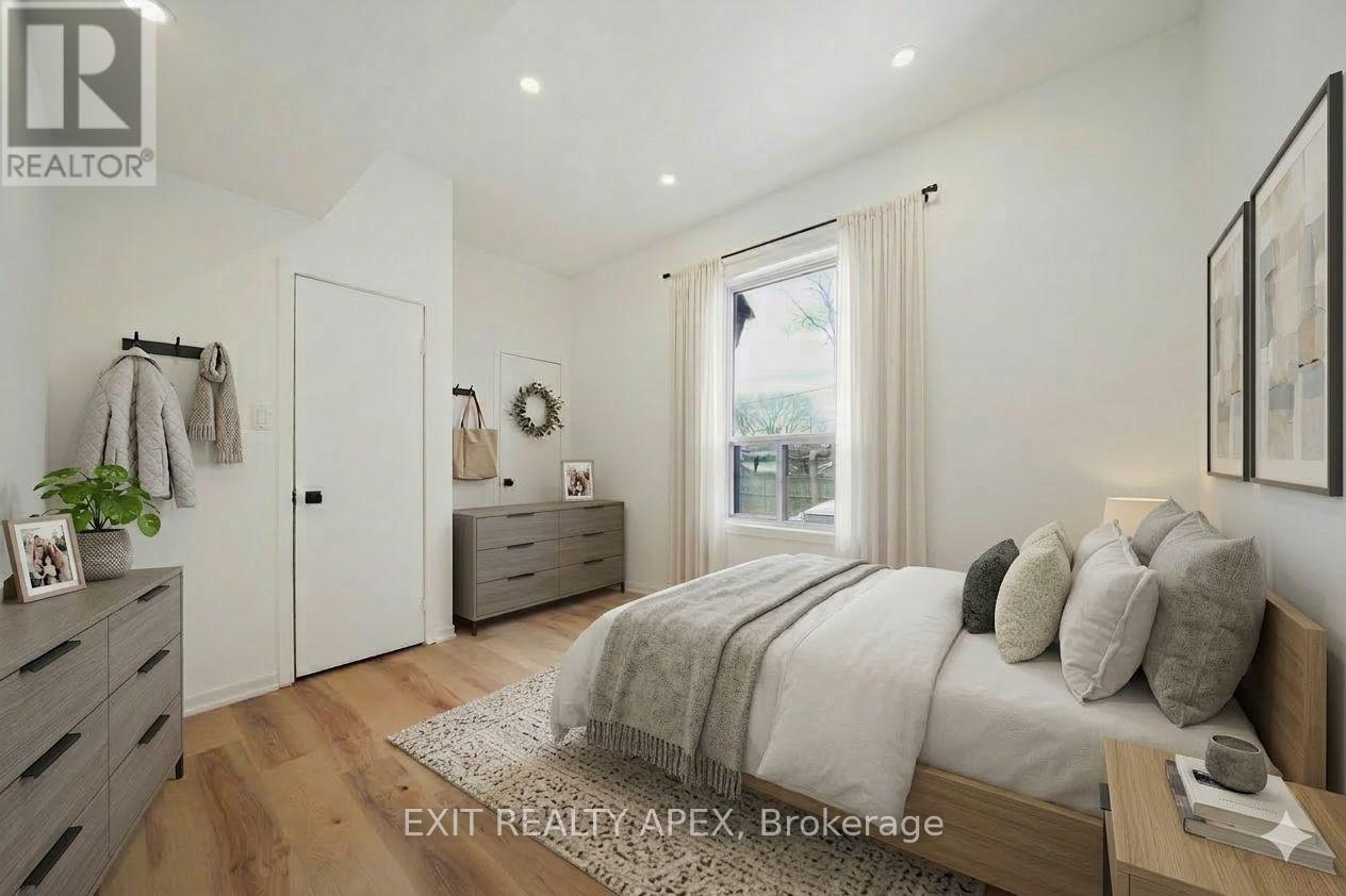 Main Floor - 343 Greenwood Avenue, Toronto, Ontario  M4L 2R6 - Photo 3 - E12889762