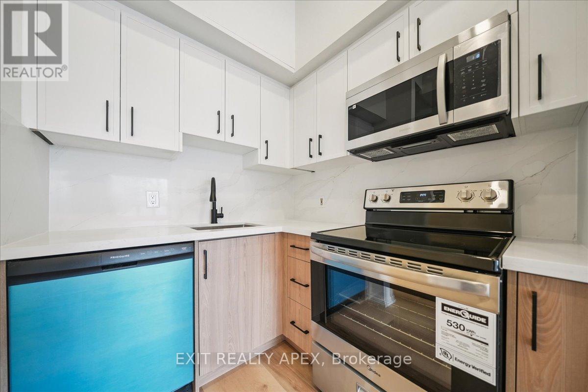 Main Floor - 343 Greenwood Avenue, Toronto, Ontario  M4L 2R6 - Photo 7 - E12889762