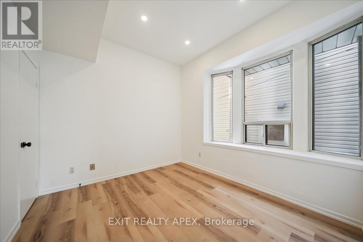 Main Floor - 343 Greenwood Avenue, Toronto, Ontario  M4L 2R6 - Photo 9 - E12889762