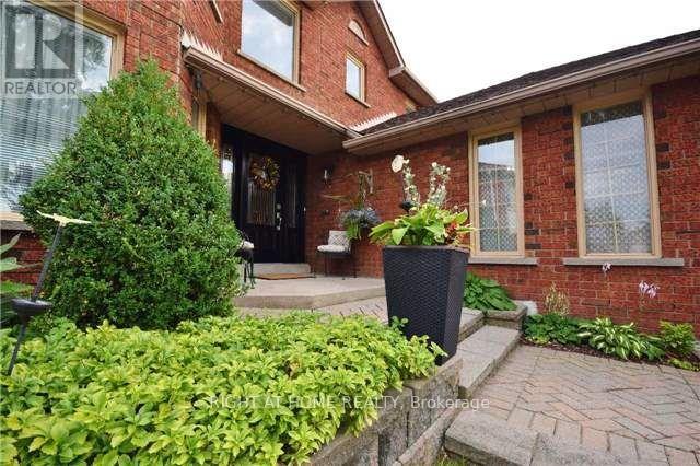 19 Willowbrook Drive, Whitby, Ontario  L1R 1T3 - Photo 2 - E12891320